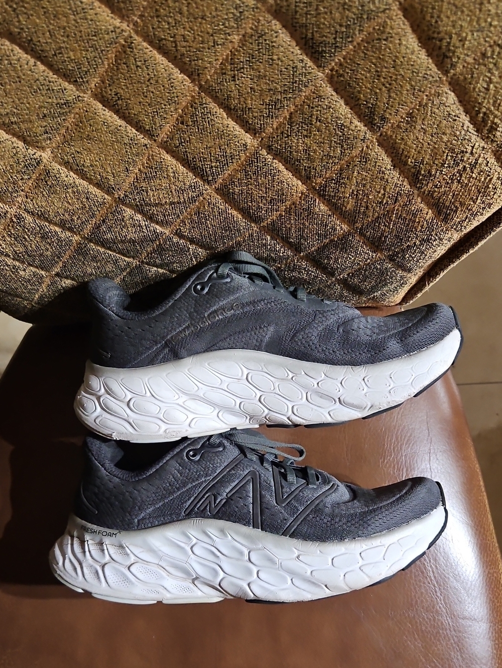 New Balance Fresh Foam X More V4 Gray White Lace Up Sneakers Running Shoes - Picture 3 of 7